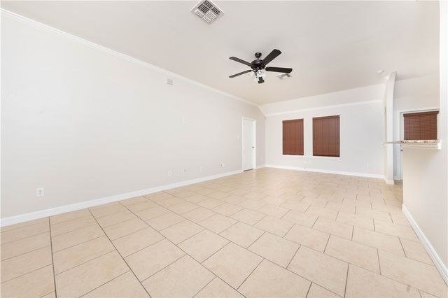 6803 Fox Hill Dr, Corpus Christi, TX 78413