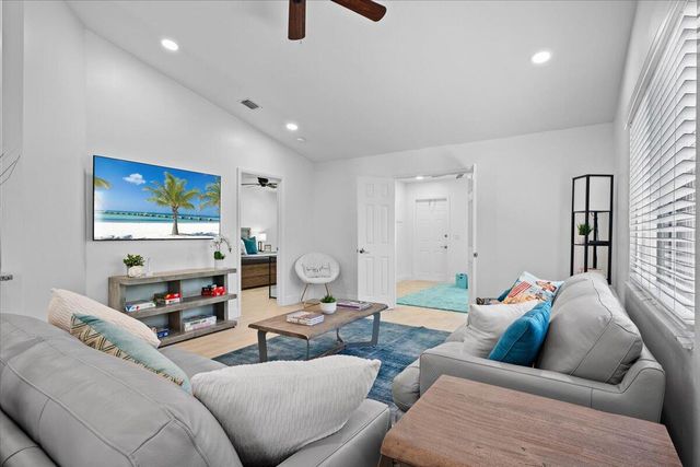 6075 Francis Street, Jupiter, FL 33458