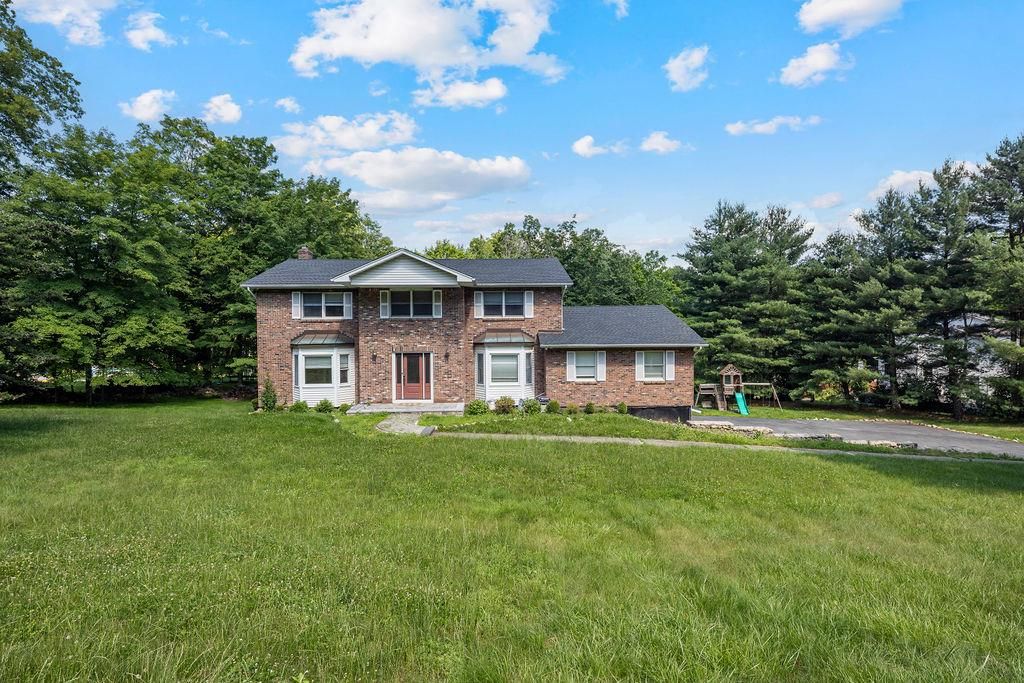 24 Westgate Road, Suffern, NY 10901