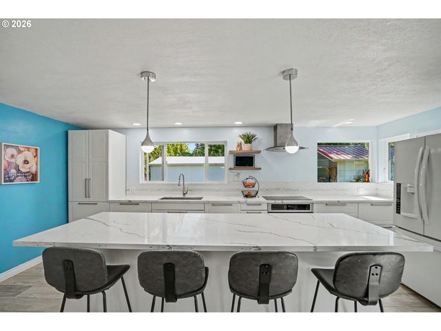 5492 KAFIR Dr, Keizer, OR 97303