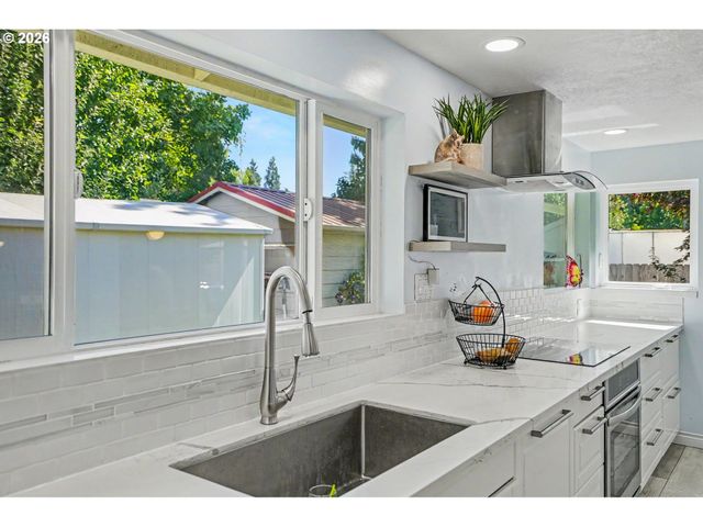 5492 KAFIR Dr, Keizer, OR 97303