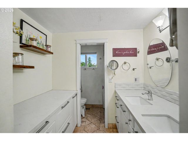 5492 KAFIR Dr, Keizer, OR 97303