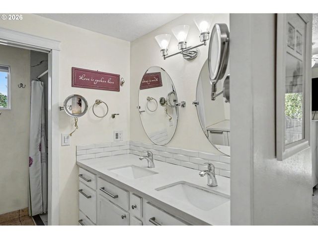 5492 KAFIR Dr, Keizer, OR 97303