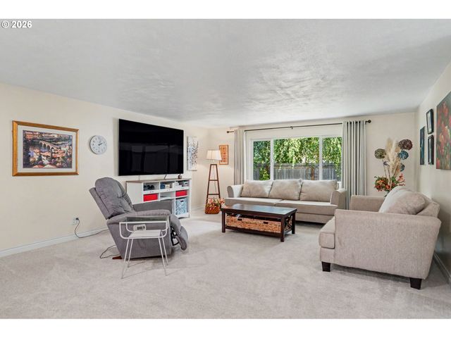 5492 KAFIR Dr, Keizer, OR 97303