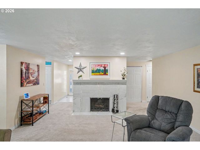 5492 KAFIR Dr, Keizer, OR 97303