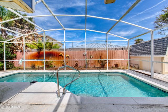 908 E 2nd Avenue, New Smyrna Beach, FL 32169