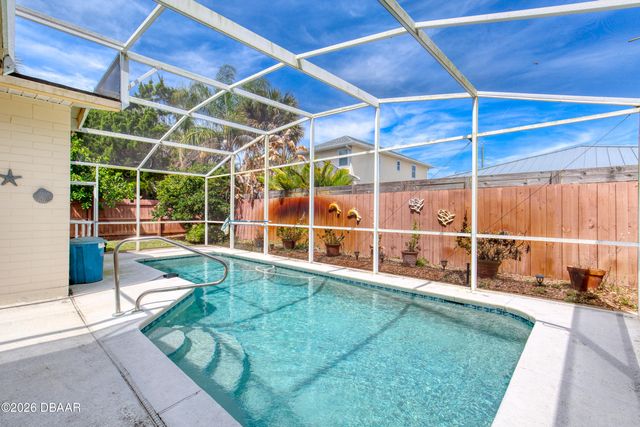 908 E 2nd Avenue, New Smyrna Beach, FL 32169