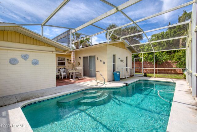 908 E 2nd Avenue, New Smyrna Beach, FL 32169