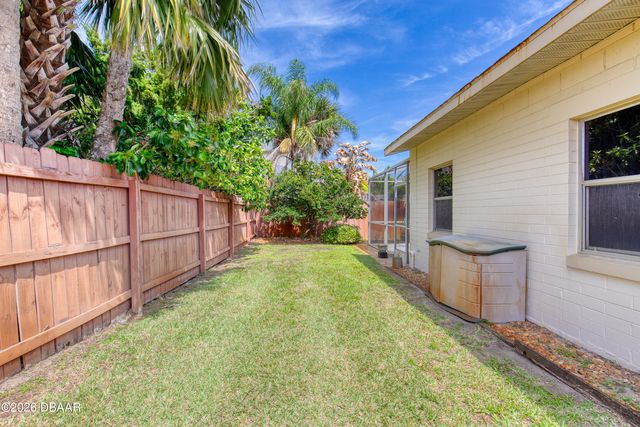 908 E 2nd Avenue, New Smyrna Beach, FL 32169