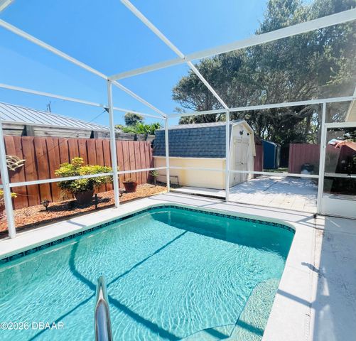 908 E 2nd Avenue E, New Smyrna Beach, FL 32169