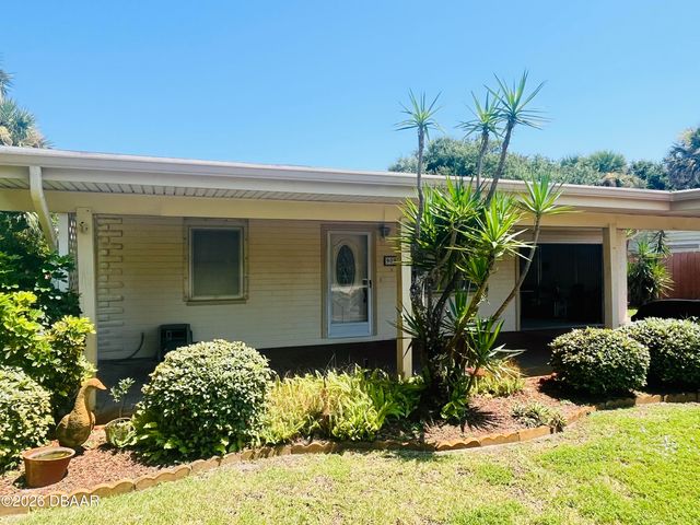 908 E 2nd Avenue E, New Smyrna Beach, FL 32169