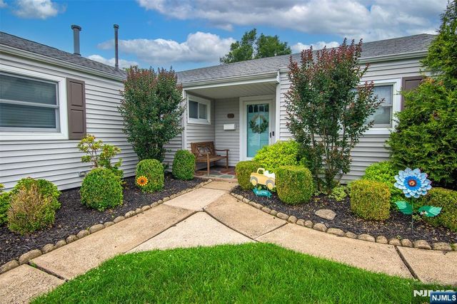 40 Maple Lane, Emerson, NJ 07630