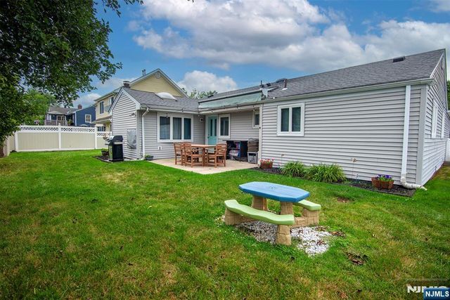 40 Maple Lane, Emerson, NJ 07630