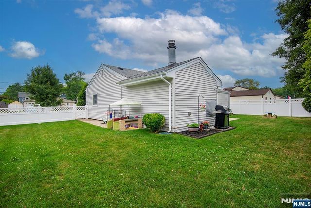 40 Maple Lane, Emerson, NJ 07630