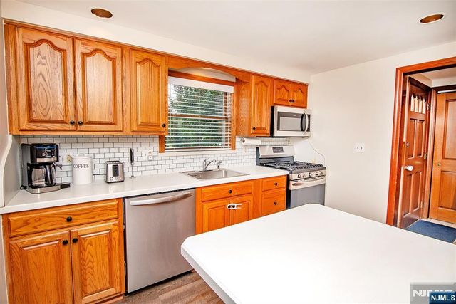 40 Maple Lane, Emerson, NJ 07630