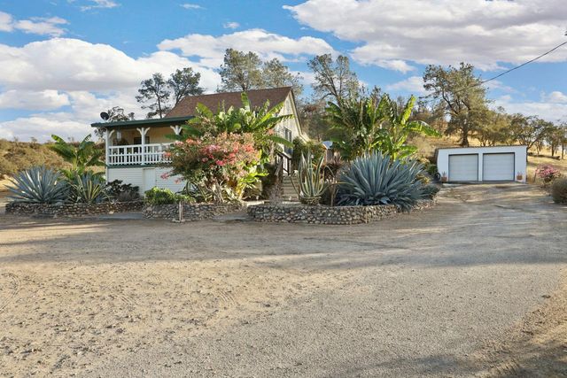 178 Carmel Rd, Burson, CA 95225