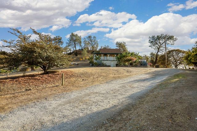 178 Carmel Rd, Burson, CA 95225