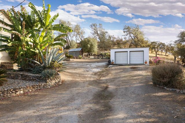 178 Carmel Rd, Burson, CA 95225