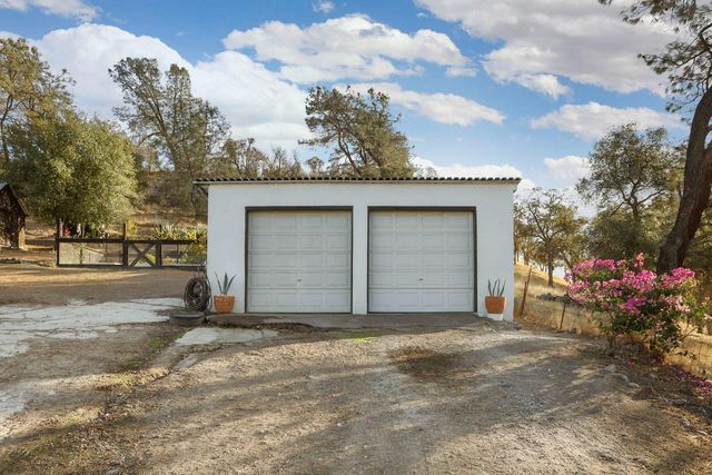 178 Carmel Rd, Burson, CA 95225