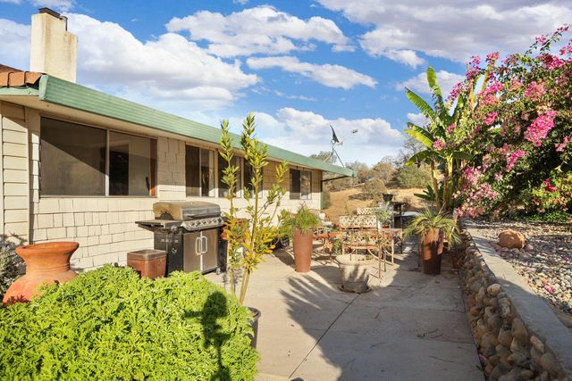 178 Carmel Rd, Burson, CA 95225