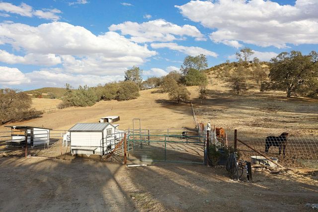 178 Carmel Rd, Burson, CA 95225