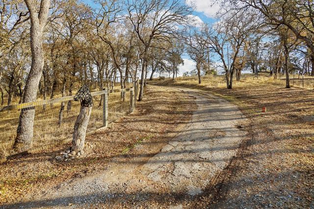 178 Carmel Rd, Burson, CA 95225