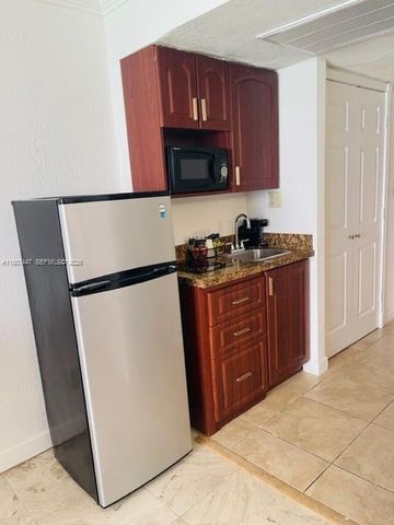19201 Collins Avenue 714, Sunny Isles Beach, FL 33160