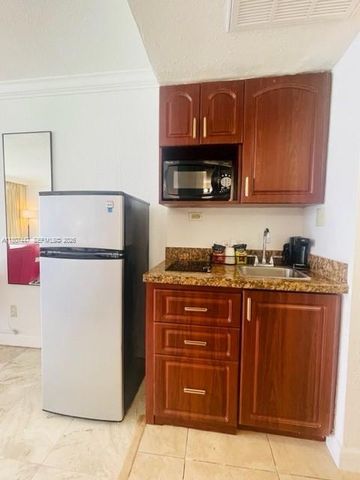 19201 Collins Avenue 714, Sunny Isles Beach, FL 33160