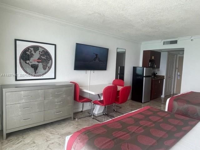 19201 Collins Avenue 714, Sunny Isles Beach, FL 33160