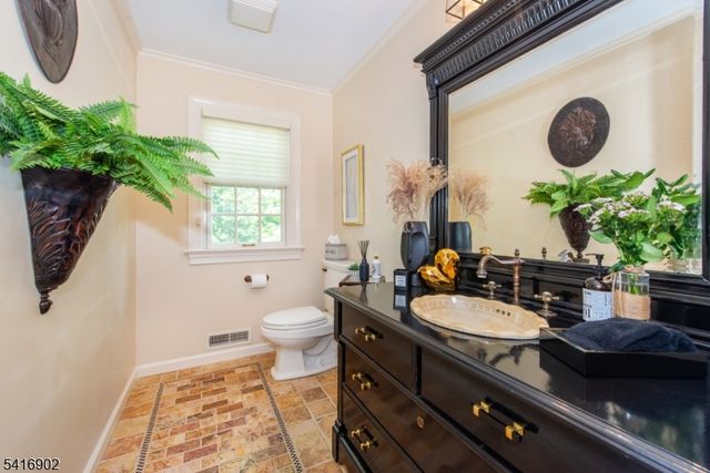 85 Athens Road, Millburn Twp., NJ 07078