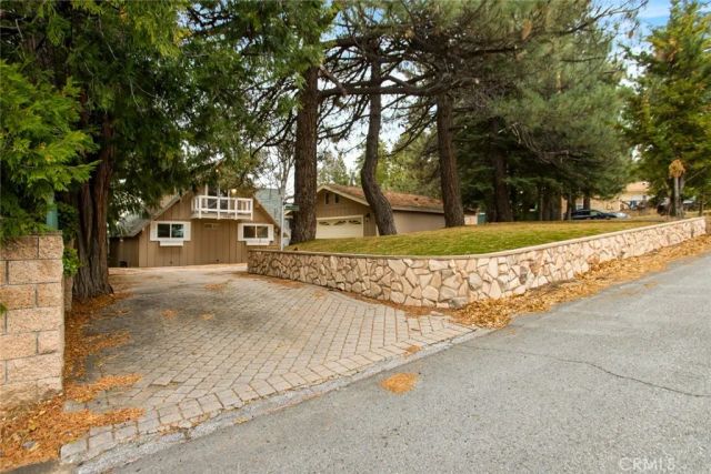 1946 Nob Hill, Running Springs, CA 92382