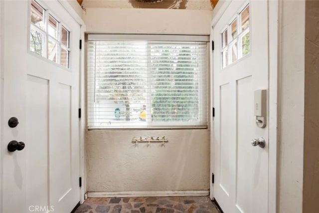 1946 Nob Hill, Running Springs, CA 92382