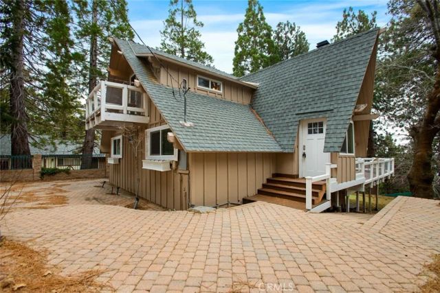 1946 Nob Hill, Running Springs, CA 92382