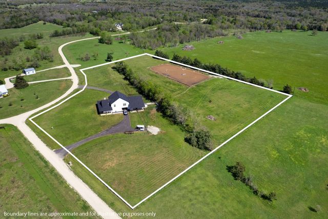 10477 Acacia Lane, Hearne, TX 77859