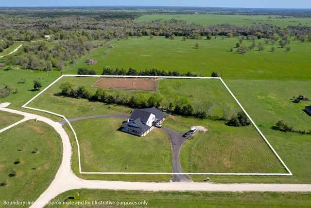 10477 Acacia Lane, Hearne, TX 77859