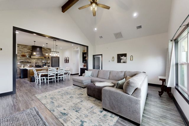 10477 Acacia Lane, Hearne, TX 77859