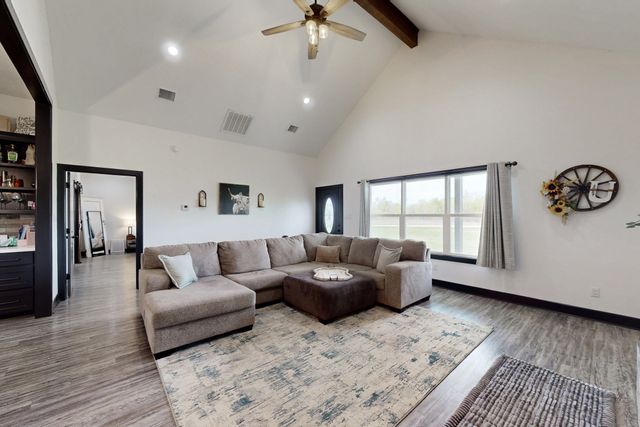 10477 Acacia Lane, Hearne, TX 77859