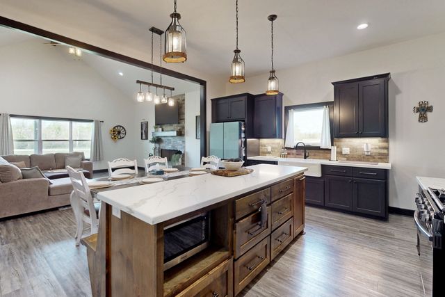 10477 Acacia Lane, Hearne, TX 77859