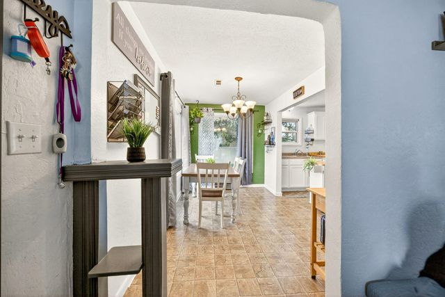 948 Murray Avenue, Medford, OR 97501