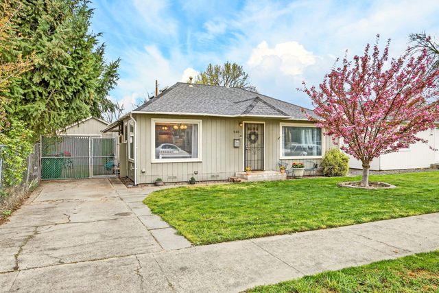 948 Murray Avenue, Medford, OR 97501