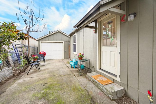 948 Murray Avenue, Medford, OR 97501