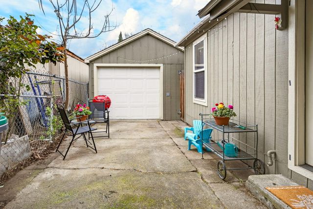 948 Murray Avenue, Medford, OR 97501