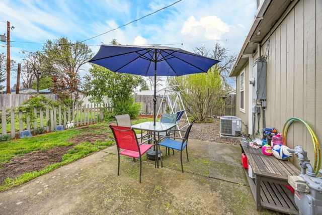 948 Murray Avenue, Medford, OR 97501