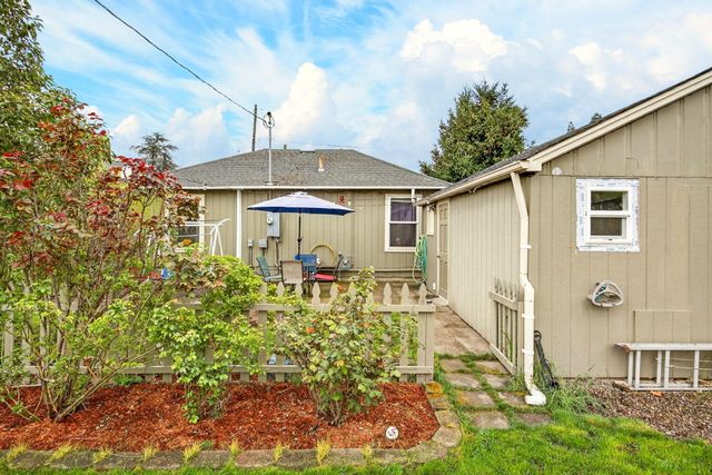 948 Murray Avenue, Medford, OR 97501