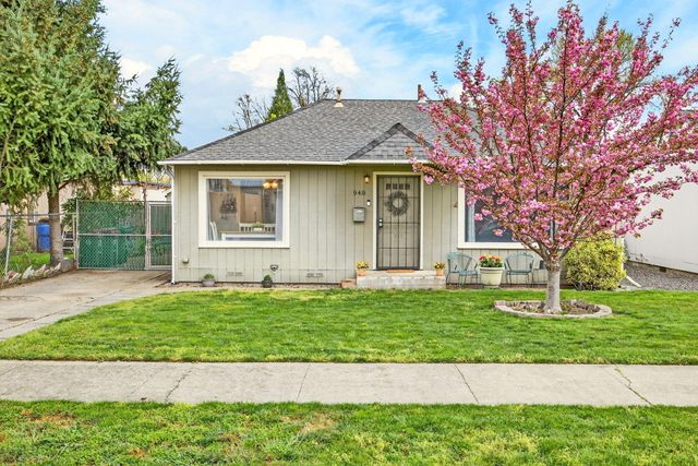 948 Murray Avenue, Medford, OR 97501