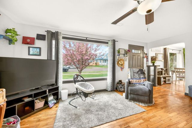 948 Murray Avenue, Medford, OR 97501