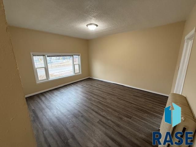 916 W 10th St Street, Sioux Falls, SD 57104