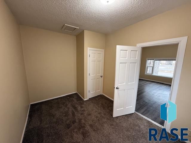 916 W 10th St Street, Sioux Falls, SD 57104