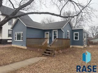 916 W 10th St Street, Sioux Falls, SD 57104