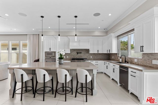 12419 Erwin Street, Valley Village, CA 91606